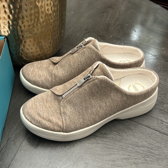 Bzees Easy Going Mule (WIDE) - Picture 6 of 8